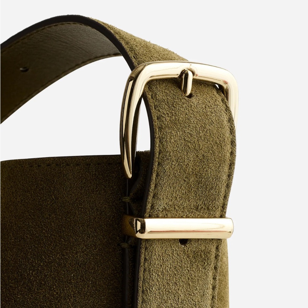 MADEWELL Essential Medium Bucket Tote in suede olive green - Picture 2 of 6